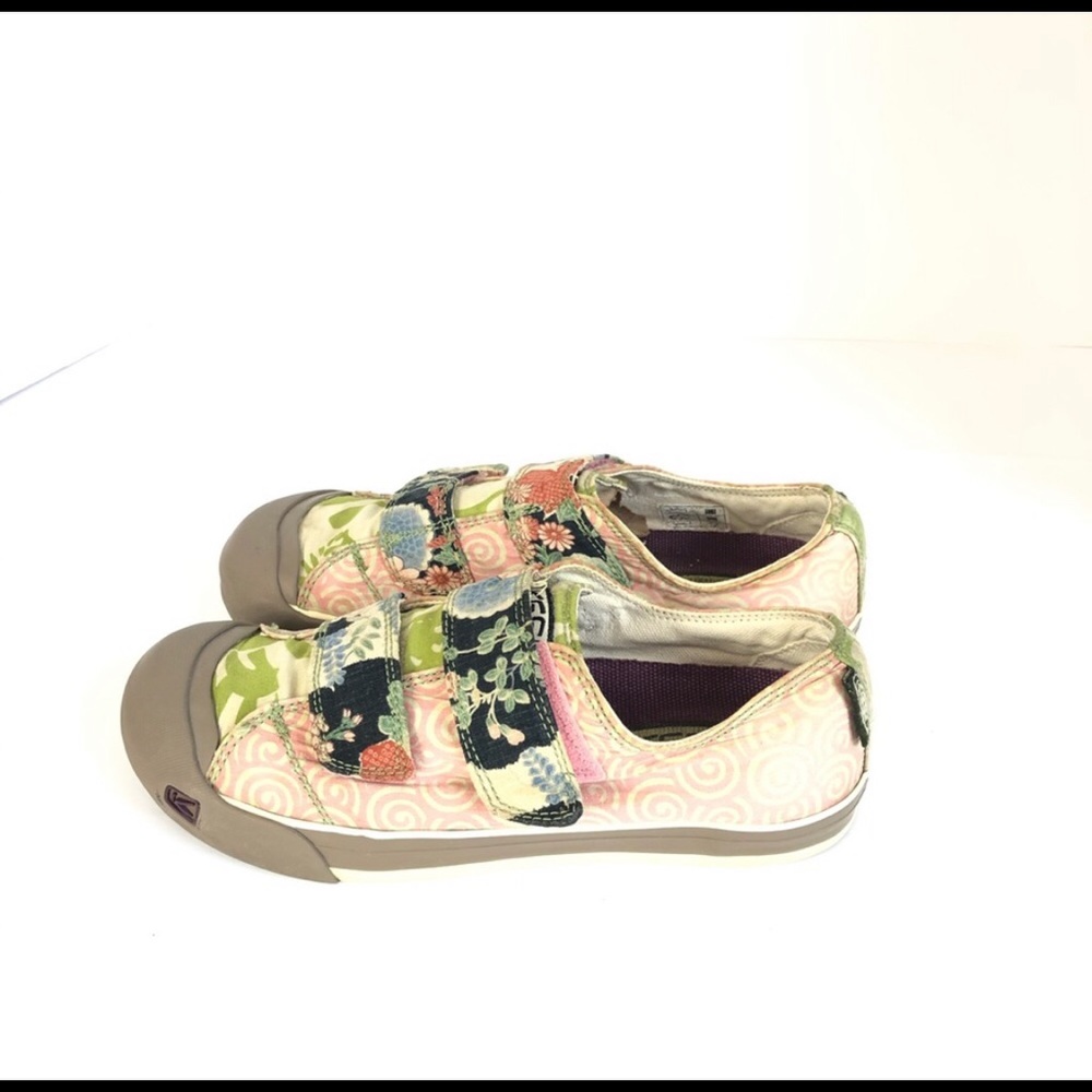 Keen tennis shoe
